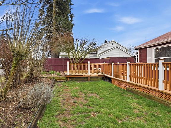 3rd image of 315 SE 15th Ave