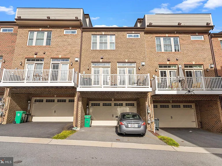 412 Blue Flax Pl — Photo 33