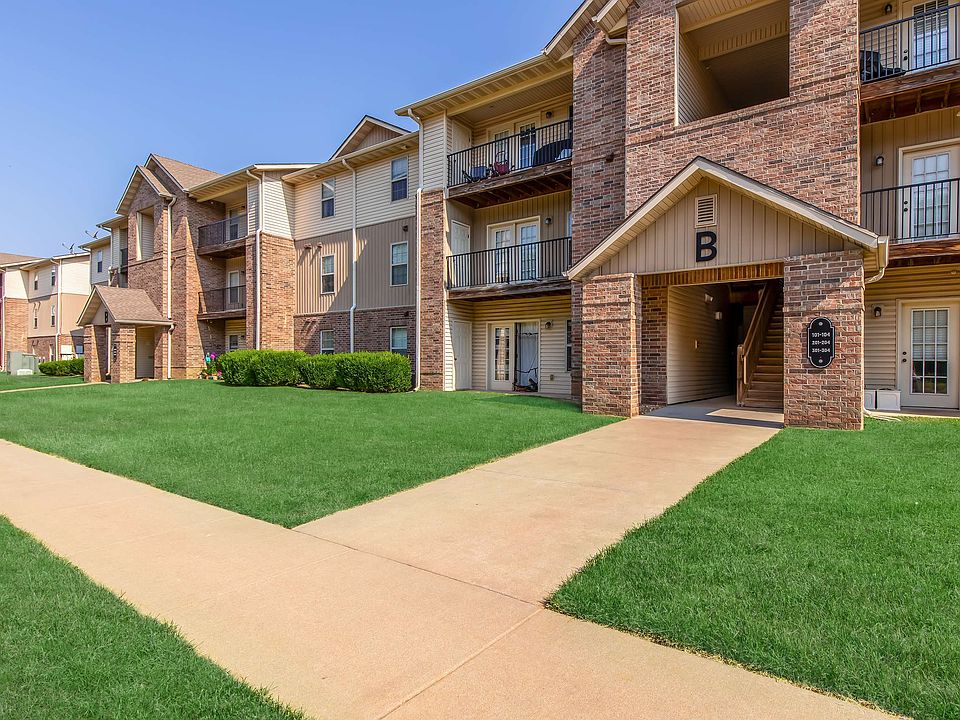 Scenic Station Apartments