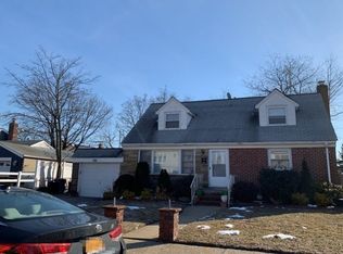 190 Nancy Dr, East Meadow, NY 11554
