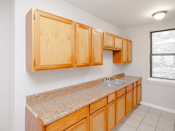4th image of 3603 S King Dr APT 1A