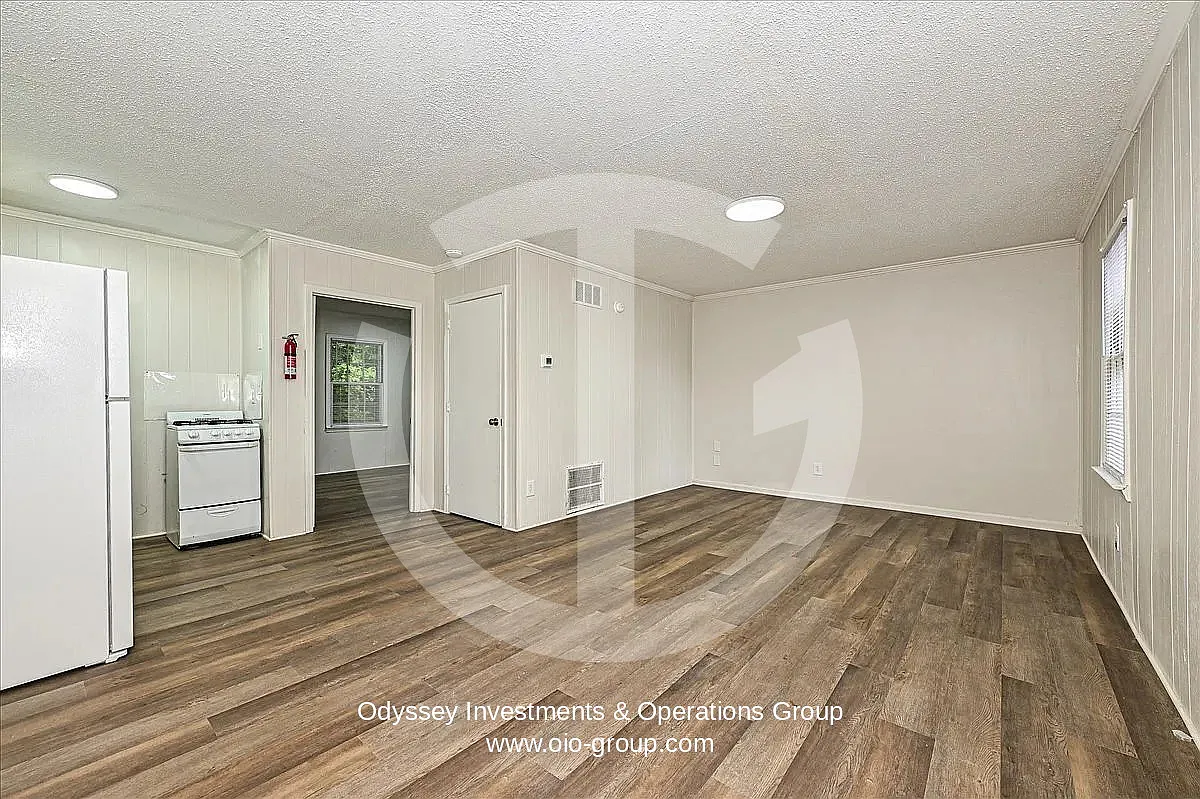 2 bed, 520 sqft, $1,195 — Photo 2
