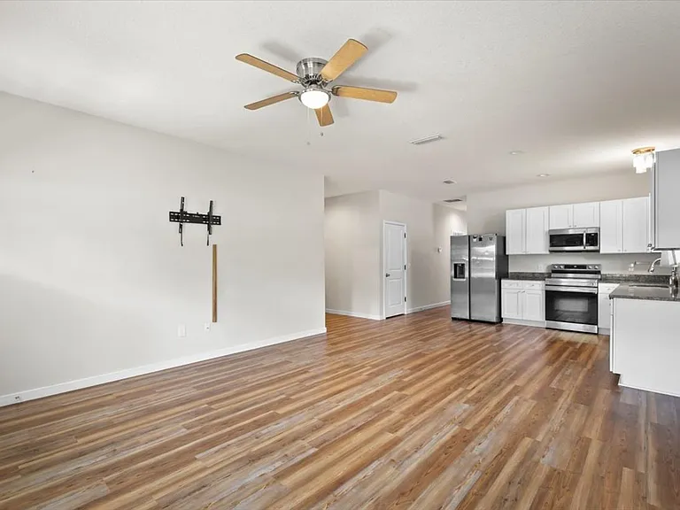 700 Hamilton Ave — Photo 4