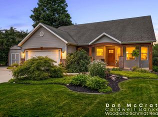 941 Paw Paw Dr, Holland, MI 49423
