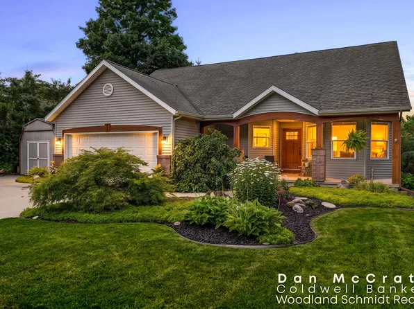 941 Paw Paw Dr, Holland, MI 49423