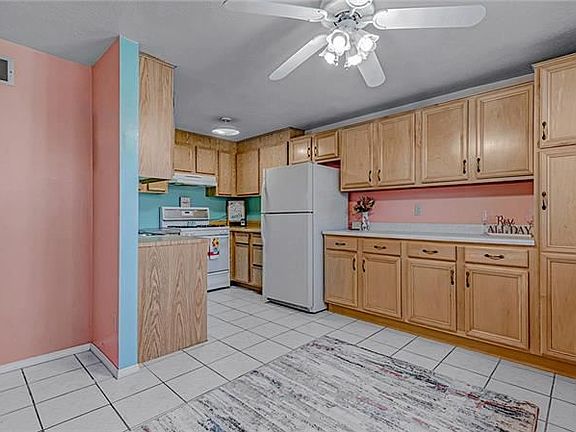 5th image of 1062 Cranston Dr