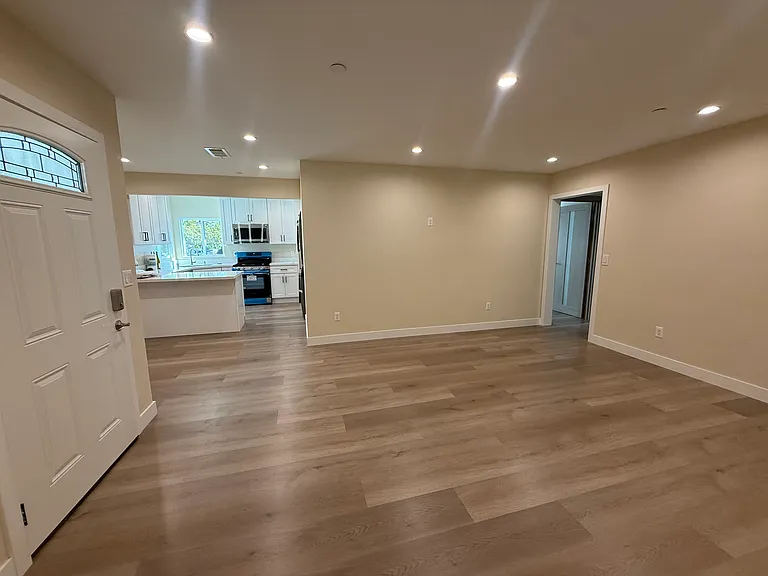 14437 Astoria St — Photo 4