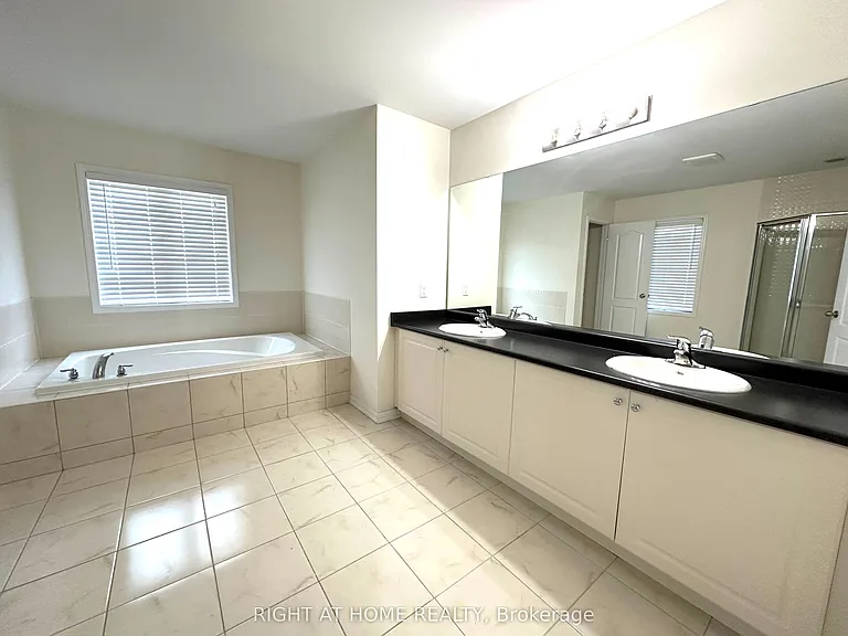 116 Hurst Dr — Photo 23