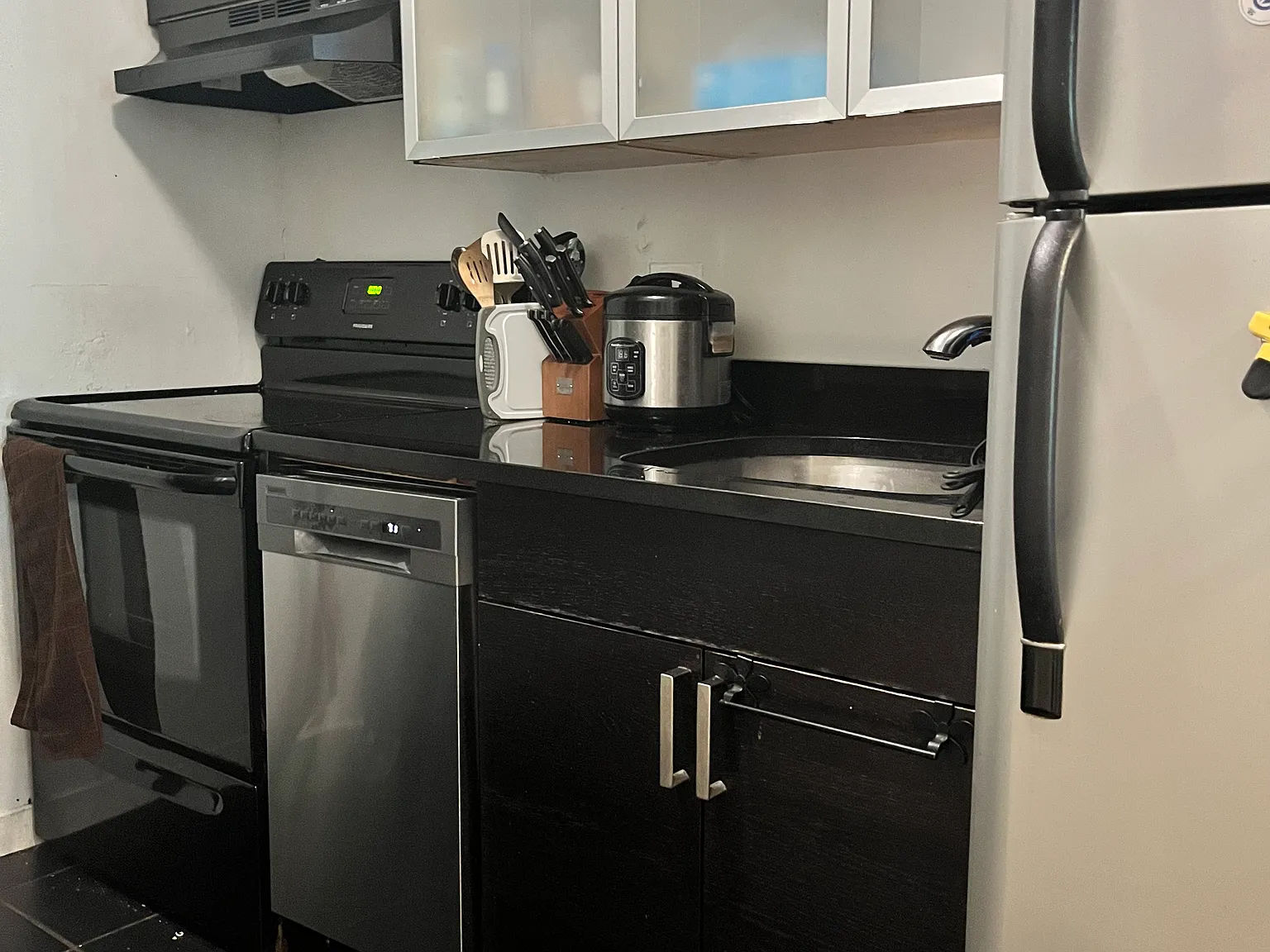 2 bed, 820 sqft, $2,595 — Photo 3