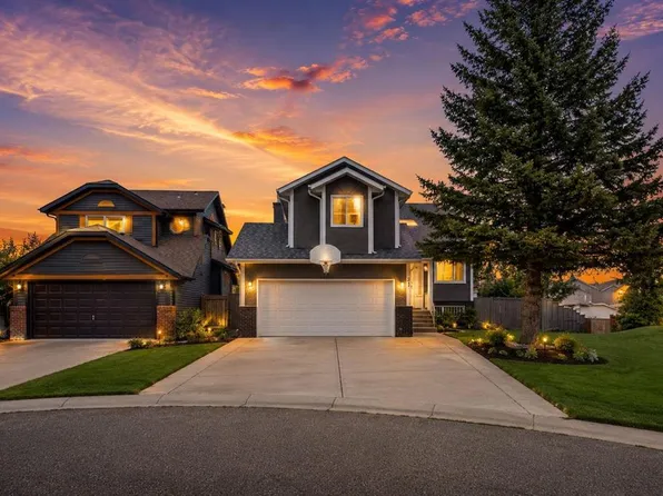 21 W La Valencia Grn NE, Calgary, AB T1Y 6P5