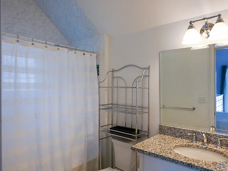 4 Wimbledon Cir — Photo 31