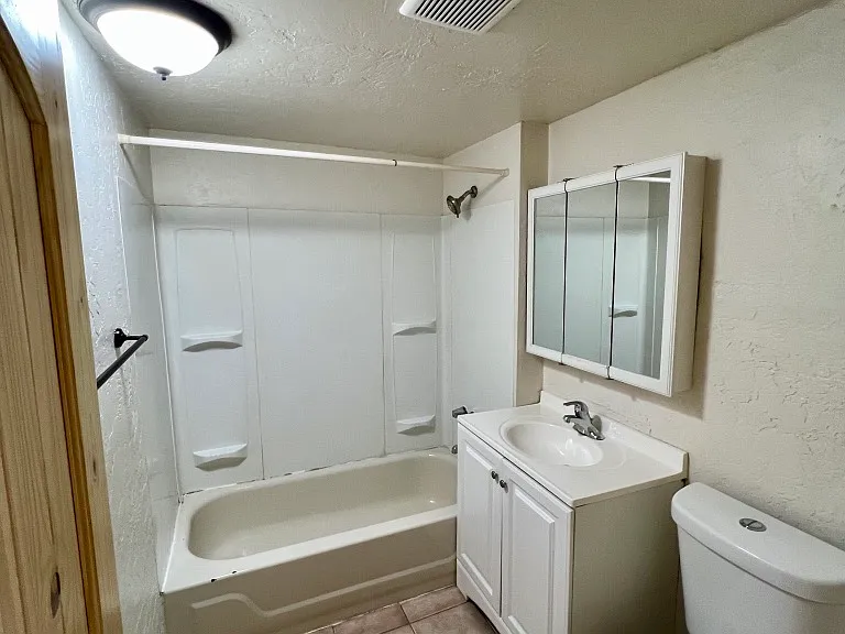 330 E Ashurst Ave #A — Photo 15