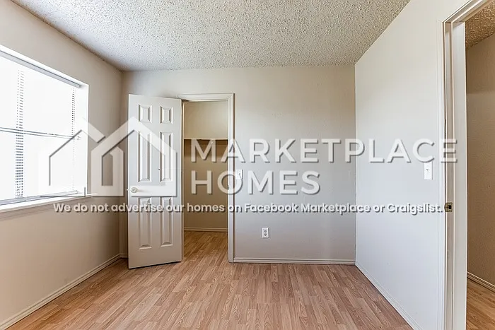404 E Texas Dr — Photo 19