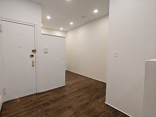 4th image of 332 E 9th St APT 2