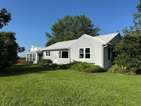 16030 Loran Rd, Mount Carroll, IL 61053