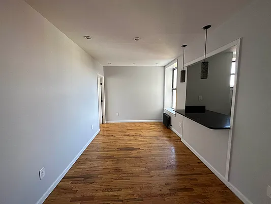 Rented by Premier Metro Realty Corp | media 1