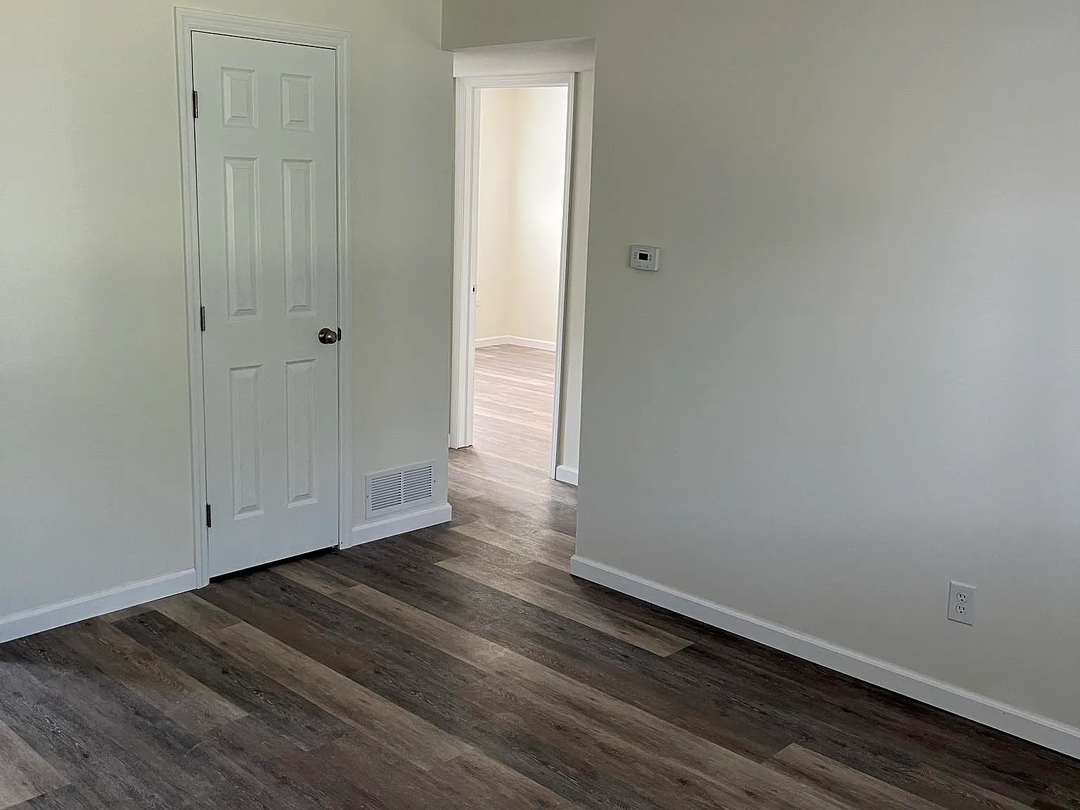 2 bed, 700 sqft, $1,025 — Photo 2