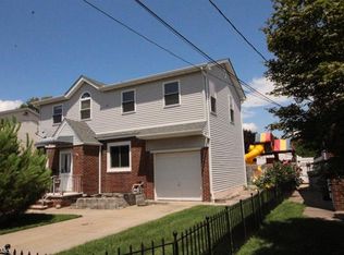 21 Elizabeth Ct, Secaucus, NJ 07094