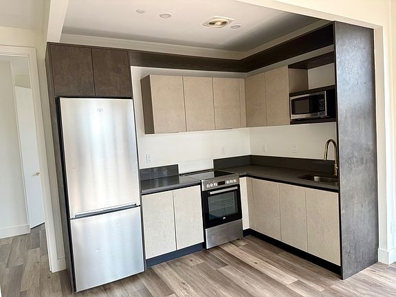 5th image of 2337 Bedford Ave #2G