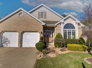 24 Westminster Dr, Monroe Township, NJ 08831