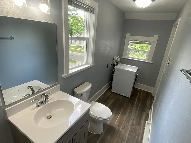 417 S Sheldon St — Photo 7