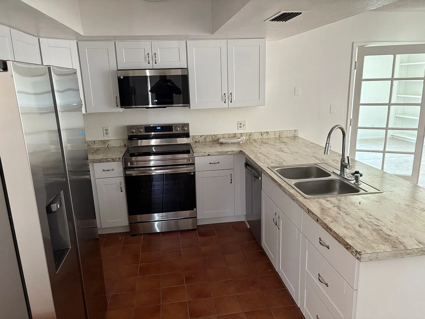 Extension/Guadalupe — Photo 4