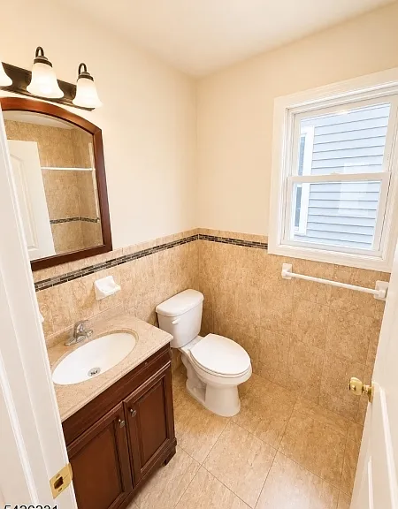 1028 Bond St #2 — Photo 14