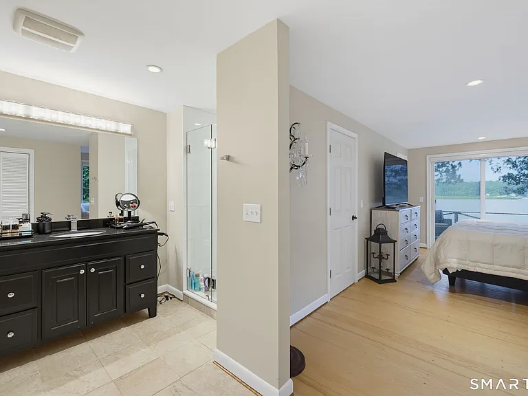 30 Riverside Ave — Photo 27