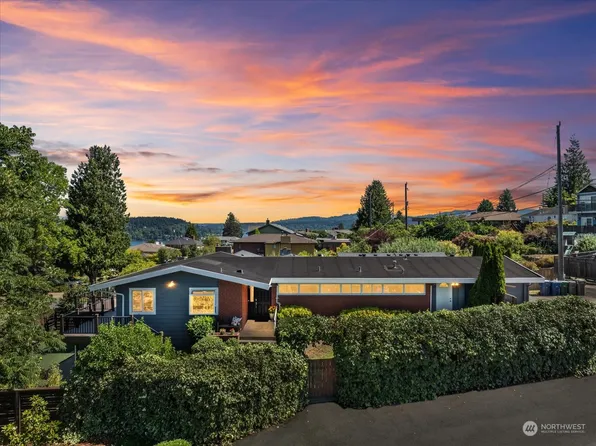 7001 S Lakeridge Drive, Seattle, WA 98178