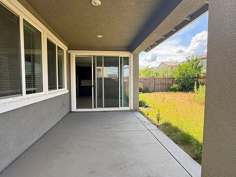 2733 Penrose Ln — Photo 35