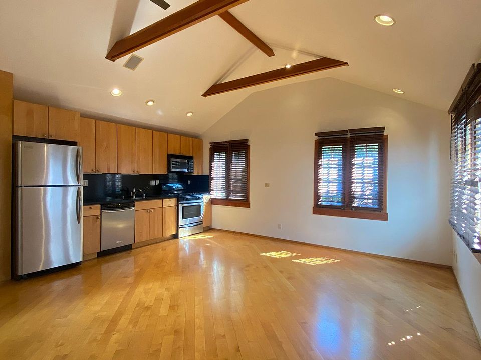 1st image of 1445 Calumet Ave #1445