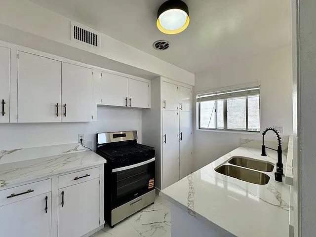 337 S Elm Dr #3 — Photo 10