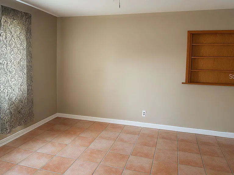 4409 W Varn Ave — Photo 9