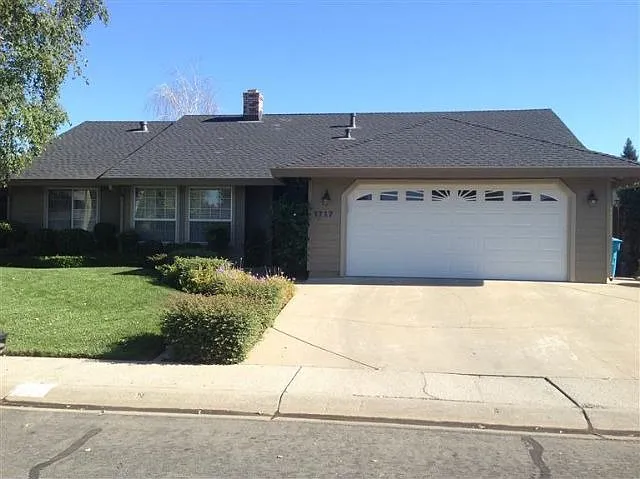 1717 Corsica Dr photo 1