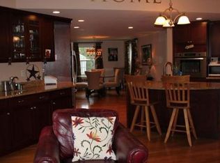 19 Puritan Ln, Dedham, MA 02026