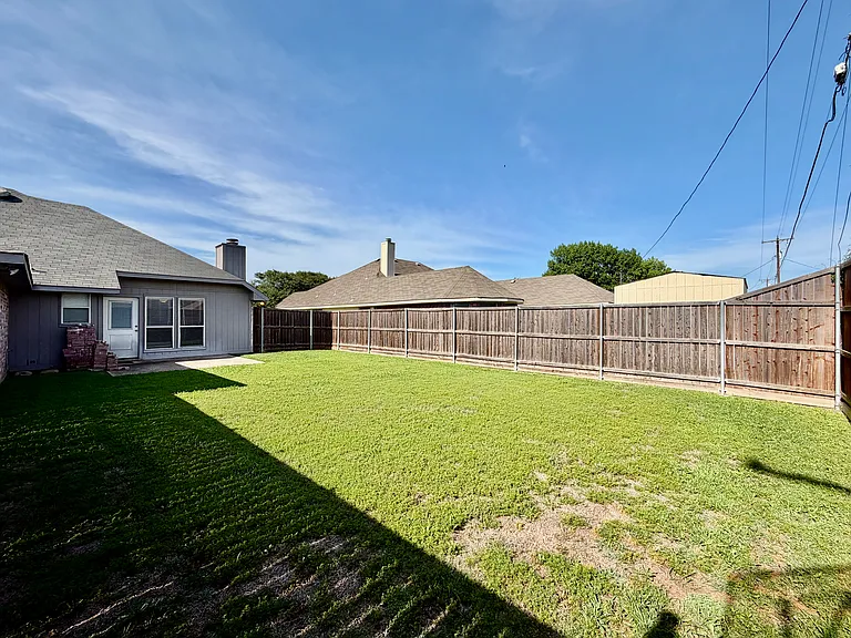 1302 Old Knoll Dr — Photo 18
