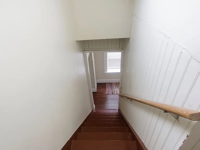 122 E University Ave — Photo 10