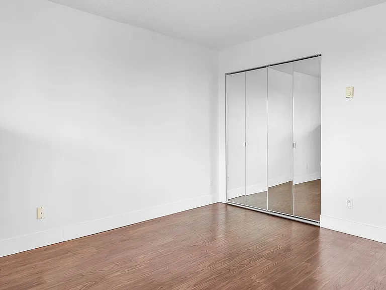 1026 Queens Ave #503 — Photo 14