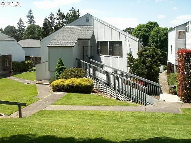 1st image of 409 NE 85th St