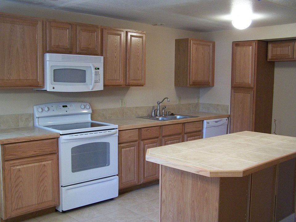Large, new kitchen