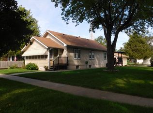 2413 S 11th St, Council Bluffs, IA 51501