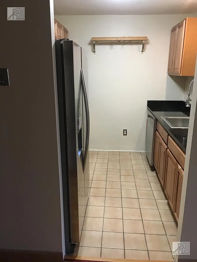 3 bed, 1.5 bath, 1100 sqft, $3,850 — Photo 3