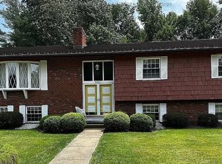 2051 Parkwood Rd, Charleston, WV 25314