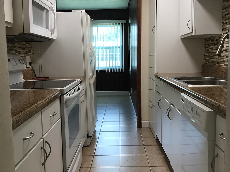 2930 Atlanta Ave — Photo 3