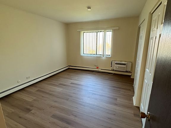 2nd image of 1702 W Victoria Dr #302