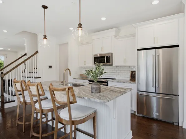 3008 Sassafras Ln, Thompsons Station, TN 37179