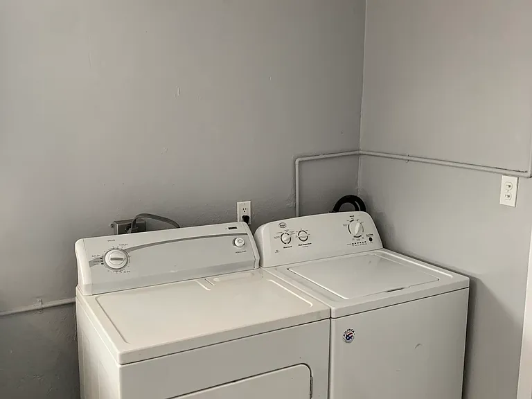 1721 Linden Ave — Photo 11