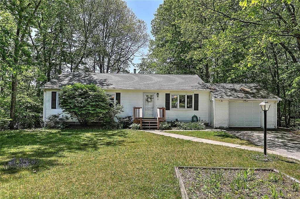 17 Sunrise Ter, Glocester, RI 02814 MLS 1339623 Zillow