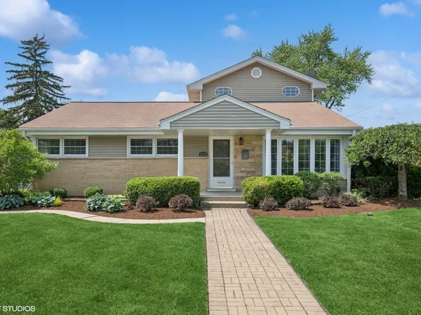 1419 W Miner St, Arlington Heights, IL 60005