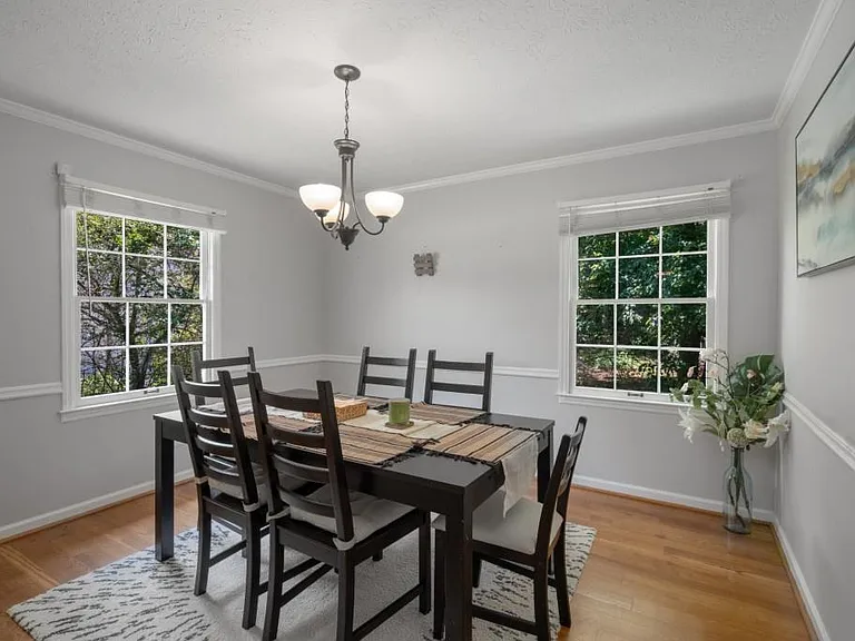 2795 Bentwood Dr — Photo 8